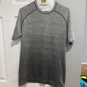 Lululemon Tshirt